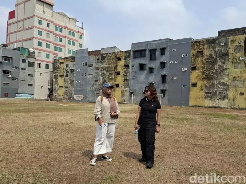 Bangunan Tua di Stadion Taman Sari Jadi Daya Tarik dan Spot Foto Favorit