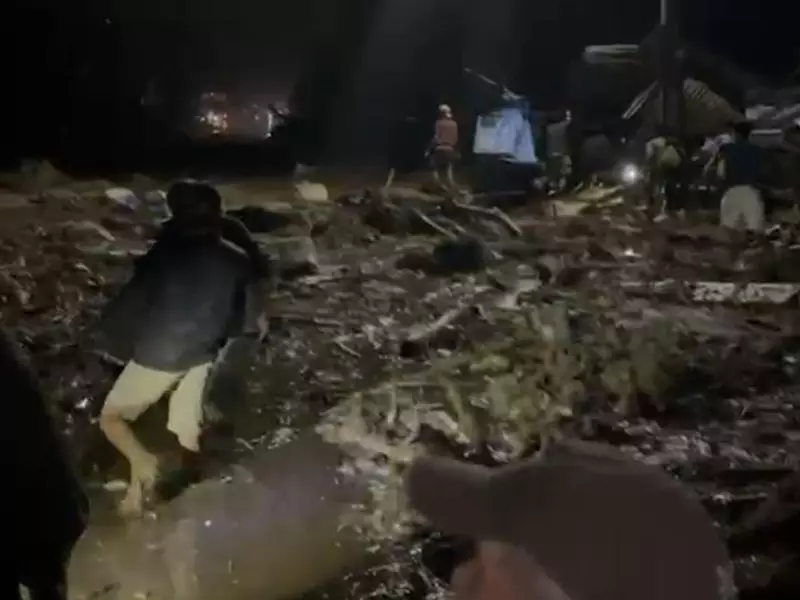Banjir Bandang Terjang Wilayah Solok, Akses Jalan ke Padang Lumpuh