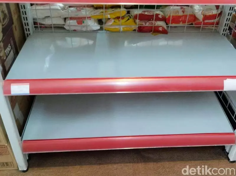 Beras di Toko Ritel Modern Kosong, Bulog Diminta Guyur 300.000 Ton