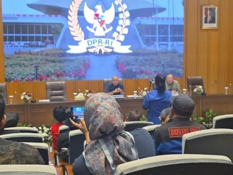 Buruh Bicara Risiko Kerja Kontrak Berlarut ke DPR, Singgung Potensi Asusila