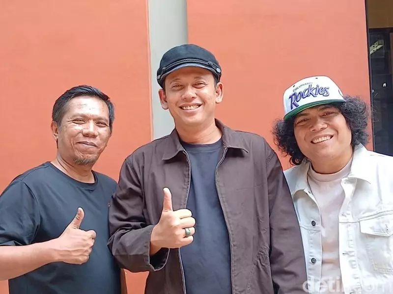 Dadali Band Tempuh Perjalanan 16 Jam Tembus Kabut Asap Karhutla untuk Manggung