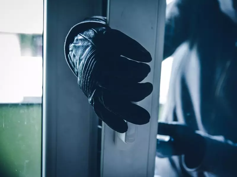 Dipergoki Mencuri, Maling di Jakut Tega Gigit Telinga Korban sampai Putus