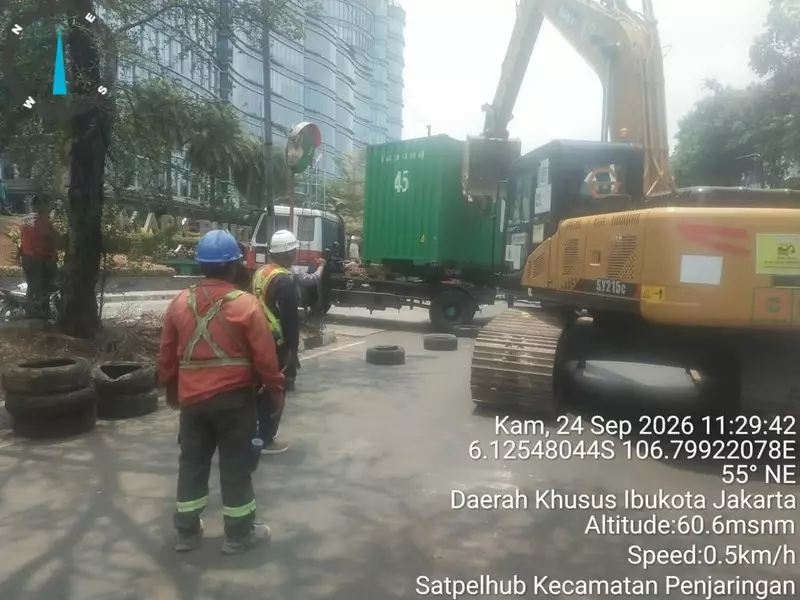 Dishub DKI Evaluasi U-Turn Landmark Pluit Buntut Kontainer Mogok Bikin Macet