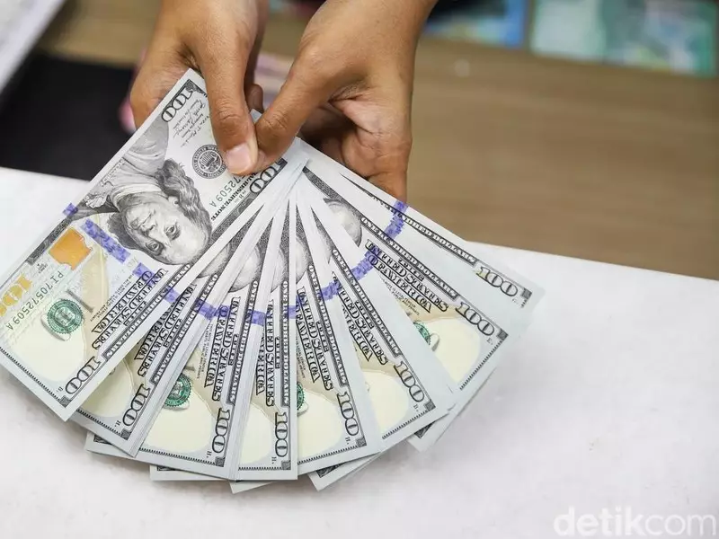 Dolar AS Makin Dekat ke Rp 18.000!