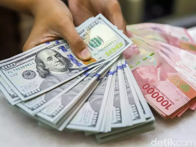 Dolar AS Menguat ke Level Rp 17.737