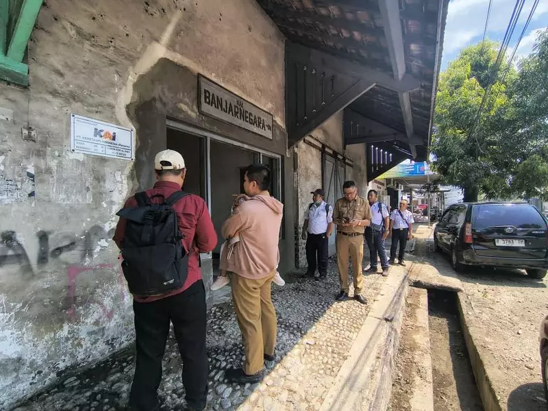 Duh! Tembok Bangunan Cagar Budaya Eks Stasiun Banjarnegara Dibongkar KAI