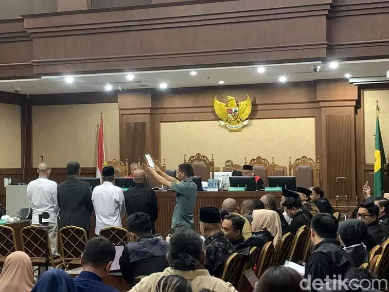 Eks Menag Yaqut Bantah Ancaman Dikeluarkan dari Gerbong Jika Tak Patuh