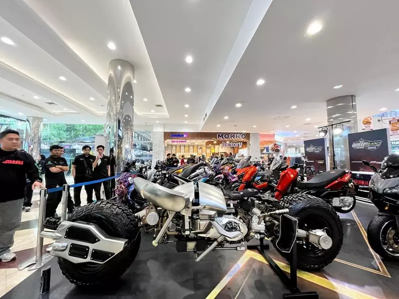 Ekstrem! Yamaha Xmax Ini Diubah Jadi Motor Batman