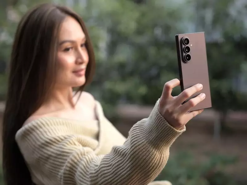 Galaxy Z Fold 8 Ultra Jadi HP Lipat Terbaik Versi Consumer Reports