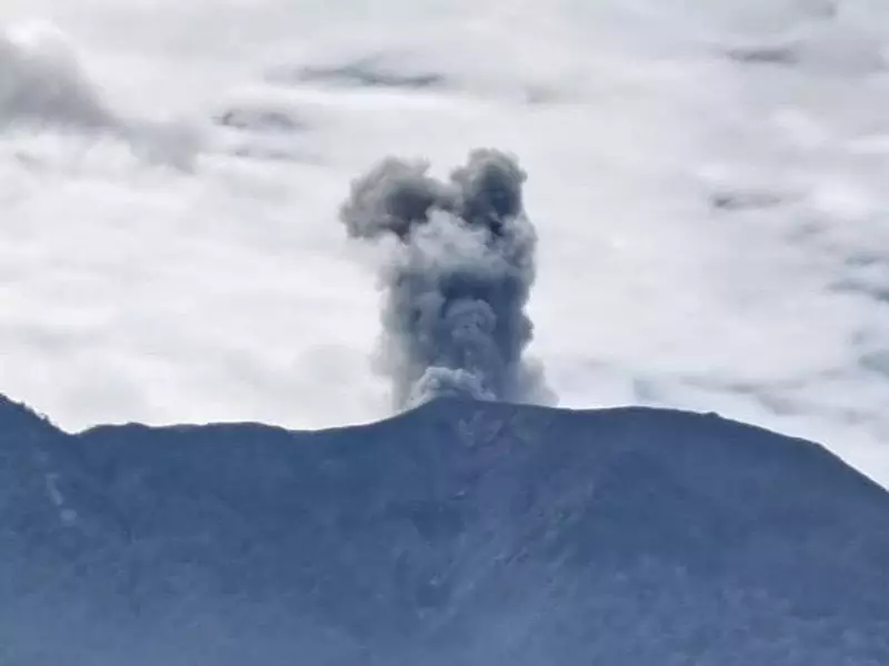 Gunung Marapi Erupsi, Hujan Abu Vulkanik Terjadi di Bukittinggi dan Agam