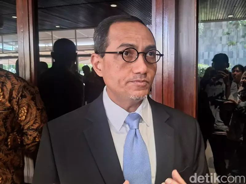 Haji Isam Borong Saham BYAN Tanpa Keterangan Harga, OJK Buka Suara