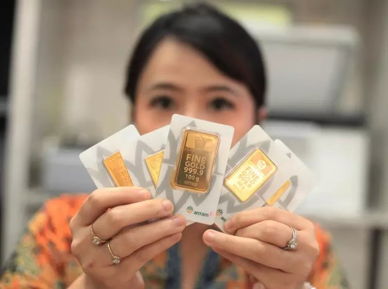 Harga Emas Antam Kembali Anjlok!