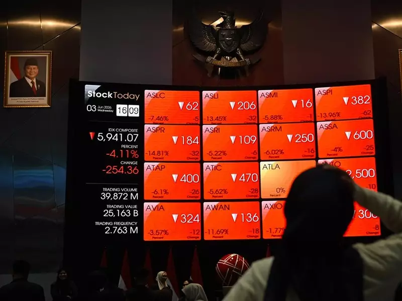 IHSG Masih Tertekan di Sesi I Usai Batas Saham Gocap Dihapus