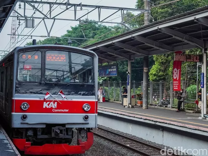 Imbas Asap dari HP Penumpang, Perjalanan KRL Sempat Terlambat