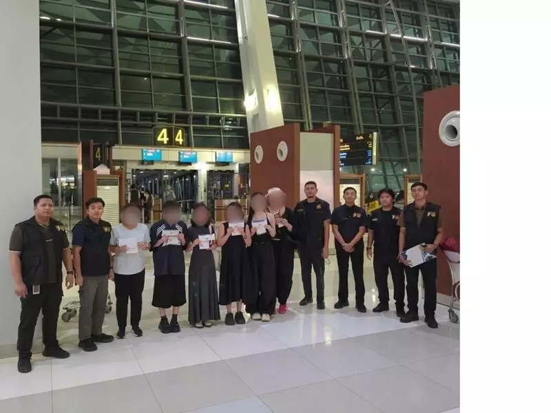 Imigrasi Deportasi 6 WN China di Tangerang Usai Buka Usaha Pakai Visa Wisata