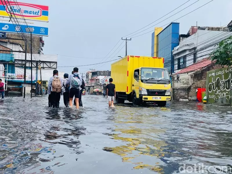 Jadek Kopo Bandung Banjir, Akses Jalan Lumpuh