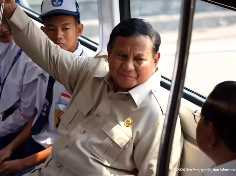 Jajal LRT dari Kelapa Gading-Manggarai, Prabowo: Jakarta Kaya!