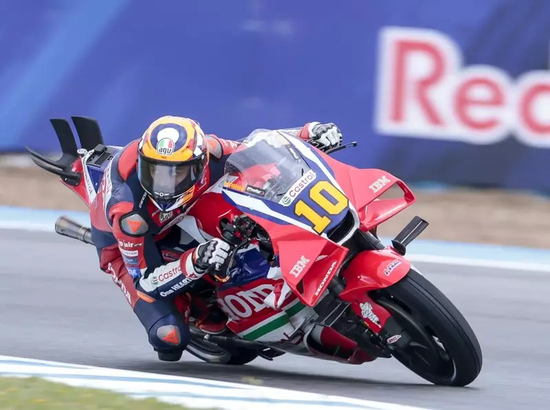 Jajal Sistem Komunikasi Radio MotoGP, Marini: Susah Bicara Sambil Ngebut