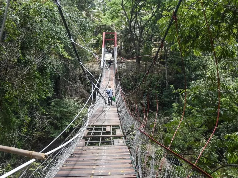 Jembatan Pongpet Dibangun Kembali Setelah Nyaris Ambruk