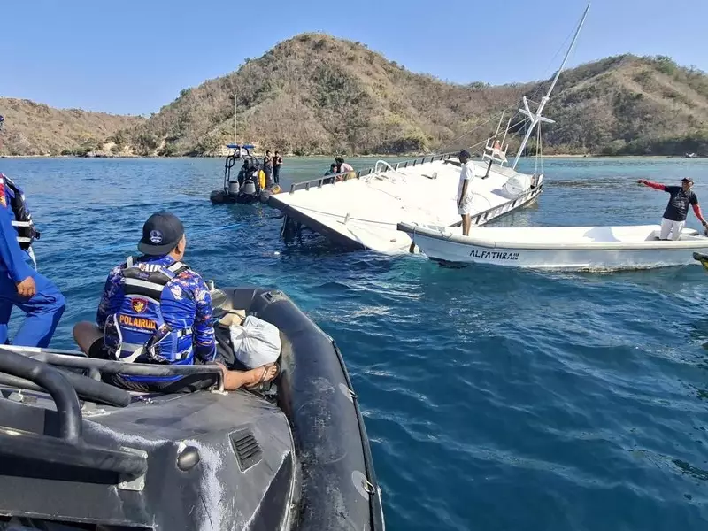 Kapal Pinisi Pengangkut Turis Asing Tenggelam, Nakhoda Diduga Lalai