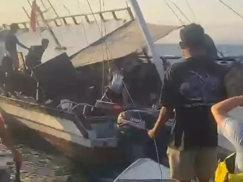 Kapal Pinisi Tenggelam di Labuan Bajo, Turis Asing Dievakuasi