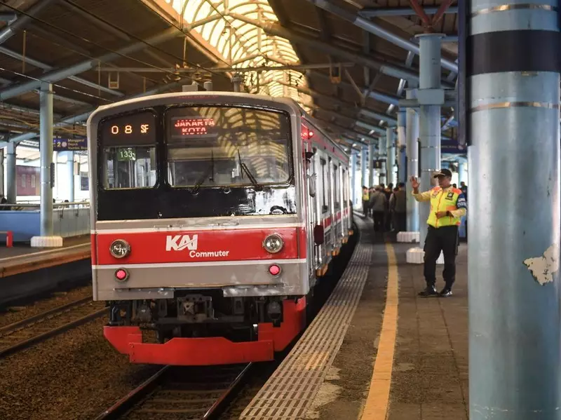 Kesaksian Detik-detik Petugas hingga Penumpang Gercep Bantu Ibu Lahiran di KRL