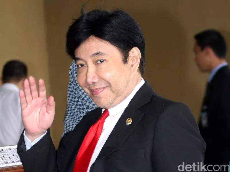 Kiprah Panjang Guruh Sukarnoputra di Dunia Seni: Musisi Hingga Aktor