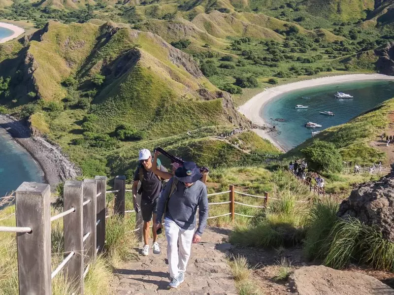 Kuota Tahunan TN Komodo Ludes, Kunjungan Turis Dibatasi 500 Orang per Hari