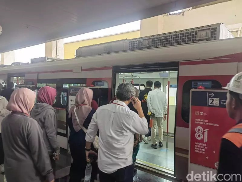 LRT Kelapa Gading-Manggarai Rp 8 Selama 8 Hari Usai Diresmikan Prabowo