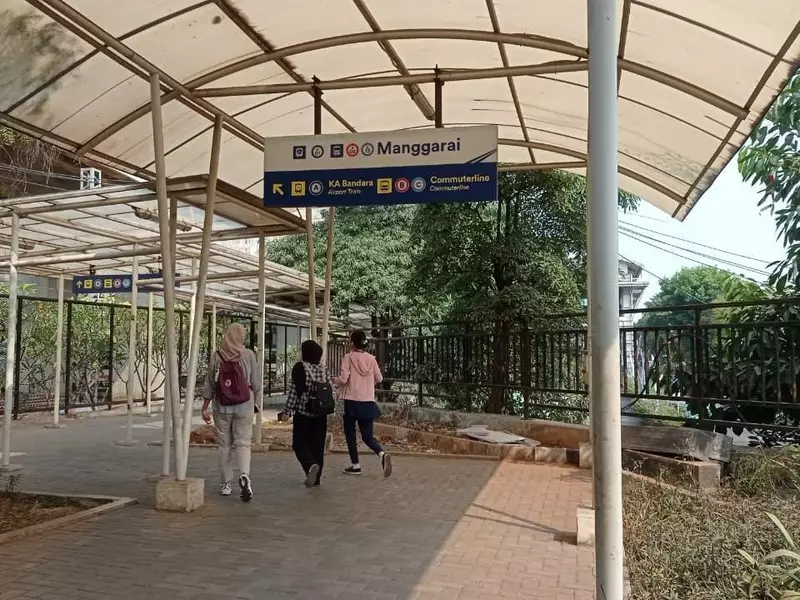 Mau Pindah dari Stasiun LRT ke KRL Manggarai? Begini Caranya