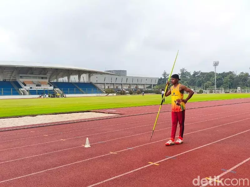 Melihat dari Dekat Latihan Para Atlet Atletik di Mimika Sport Complex