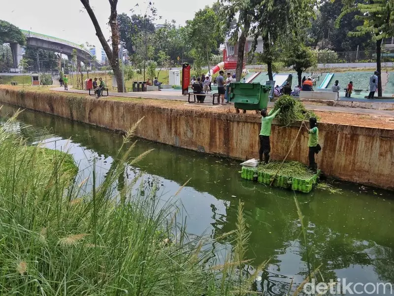 Menengok Anak Sungai Taman Bendera Pusaka yang Kini Lebih Bersih