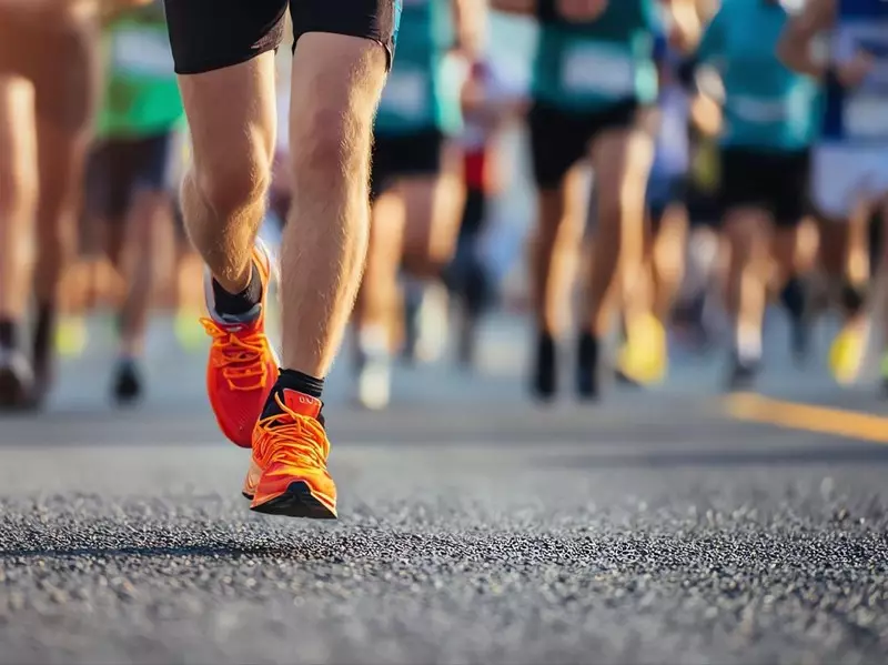 Mengenal Teknologi 'Garpu' yang Bikin Sepatu Asics Ngebut