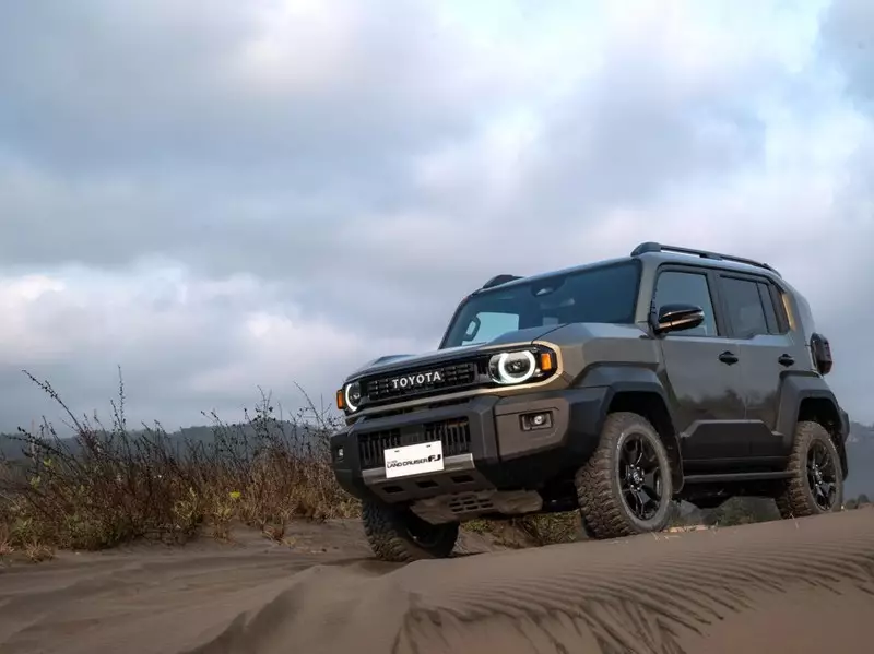 Menguji Land Cruiser FJ di Gurun Pasir Yogyakarta