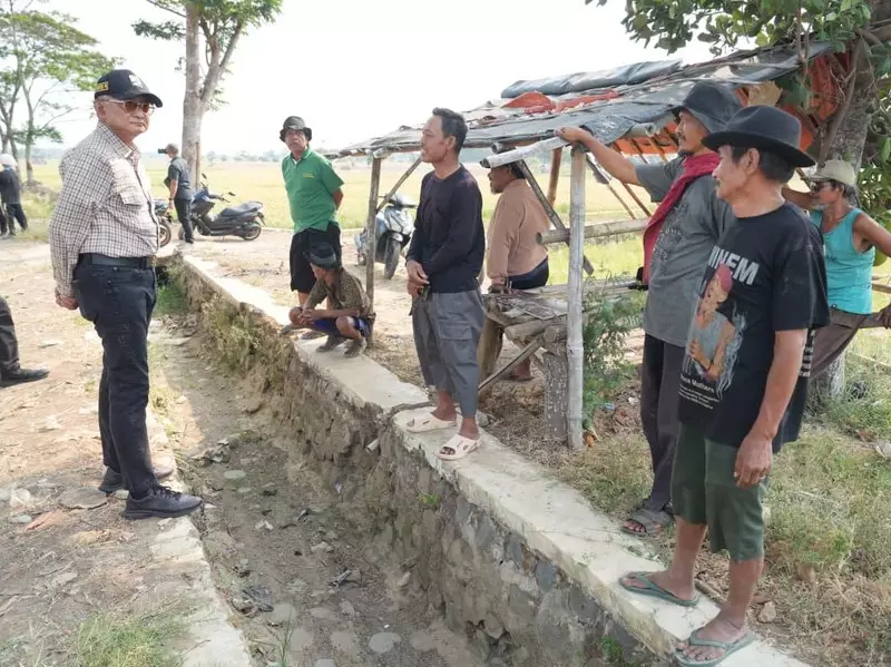 Menteri PU Turun Gunung Cek Irigasi Sawah Kering
