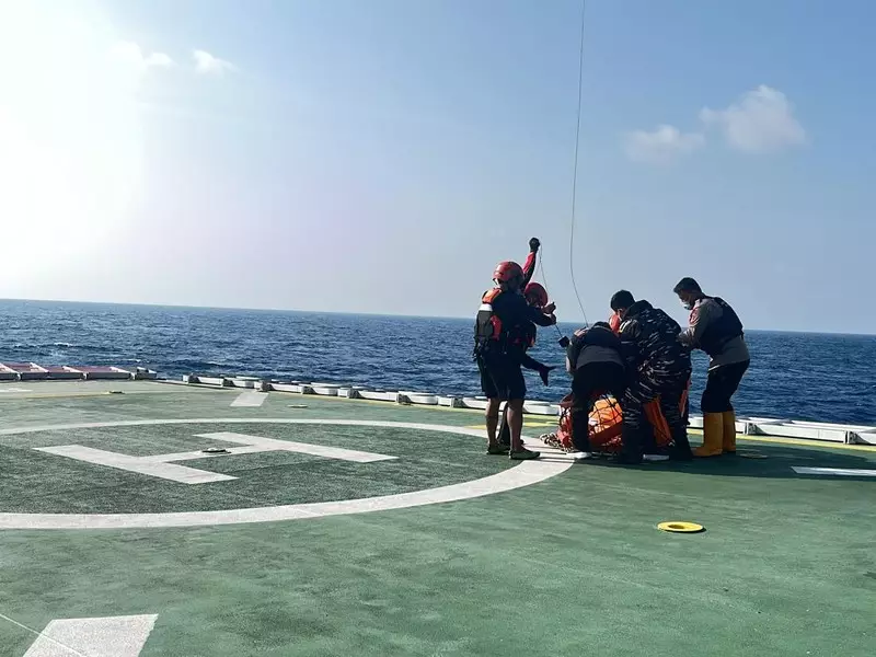 Momen Jasad Korban KM Virgo Diangkut Heli ke Banjarmasin untuk Identifikasi