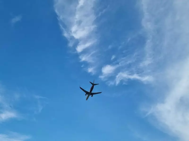 Ngeri! Pesawat Boeing 737 Iran Rusak Saat Terbang Bikin Penumpang Super Panik