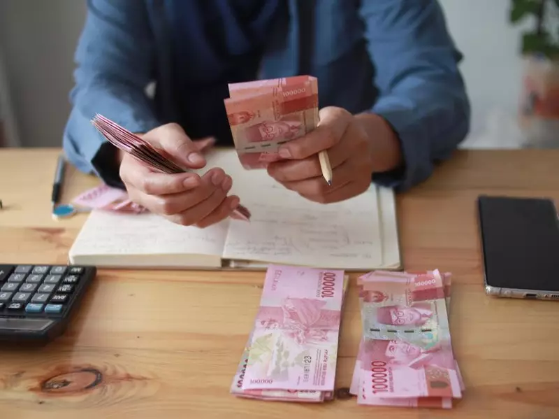 OJK Buka Suara soal Isu Gaji ASN Dipindah dari BPD ke Bank BUMN