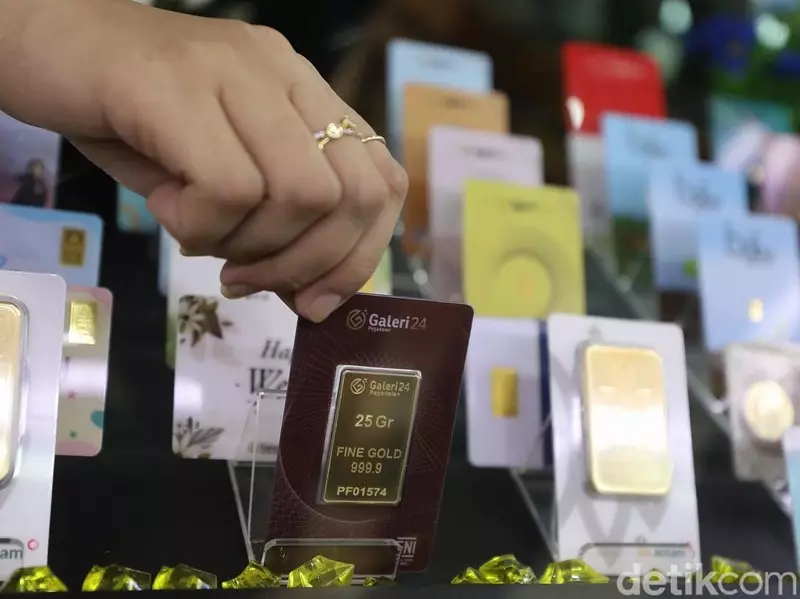 Orang RI Punya Kebiasaan Aneh Saat Beli Emas