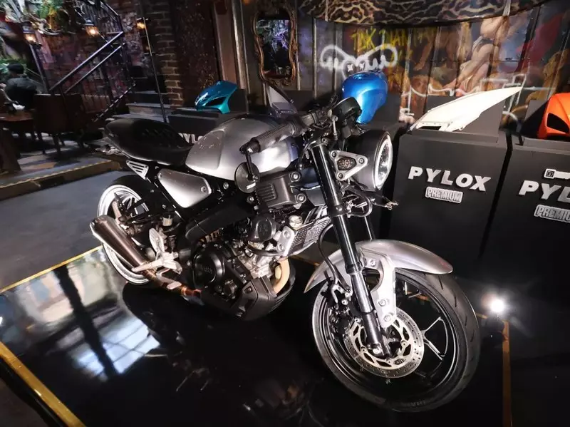 Pakai Pylox Premium, Atenx Katros Ungkap Tips Repaint Motor