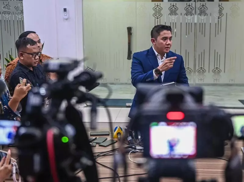 Pakar Nilai Seskab Teddy Paling Aktif Bangun Komunikasi Publik Agenda Presiden