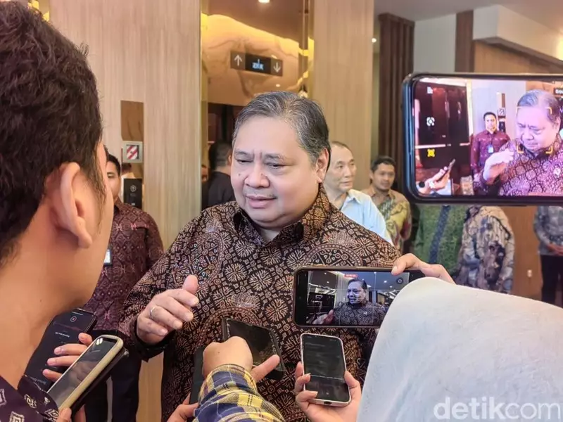 PHK Tembus 53 Ribu Orang, Airlangga: Penciptaan Lapangan Kerja Lebih Besar