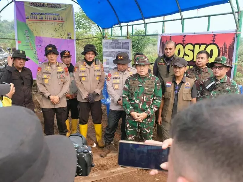 Polda Riau Turunkan Alat Berat hingga X-Fire Padamkan Karhutla di Inhu