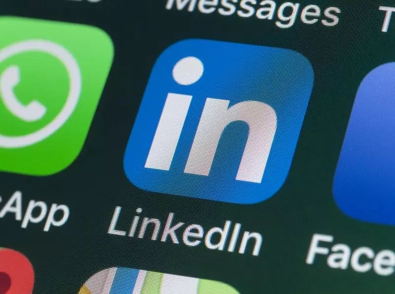 Pria Ini Jadi Detektif di LinkedIn, Temukan 60 Ribu Loker Palsu
