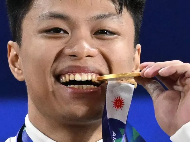 Rahmat Erwin Abdullah di Negeri Sakura: Dua Ajang, Dua Medali