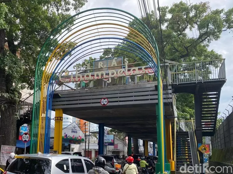 Rencana Dedi Mulyadi Membongkar Teras Cihampelas, Dimulai dari Lelang