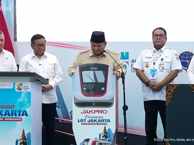 Resmikan LRT Kelapa Gading-Manggarai, Prabowo Baca Pantun soal Transportasi