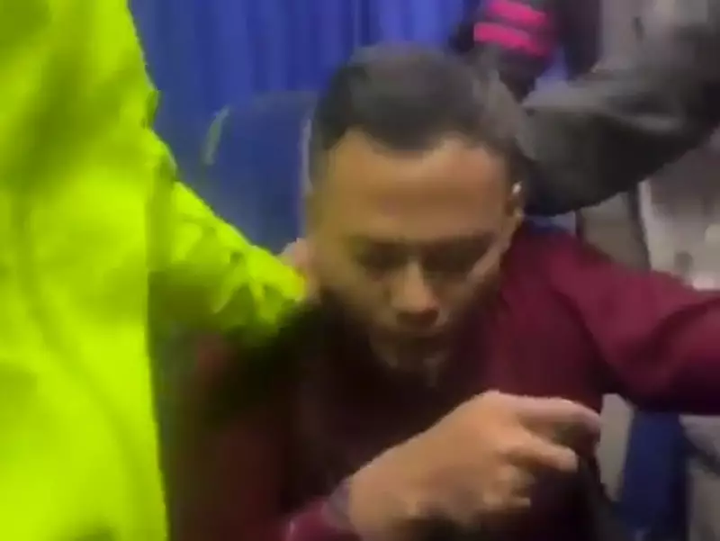 Sadari Pelecehan, Korban Amuk Pria Pura-pura Tidur di Bus JR Connexion