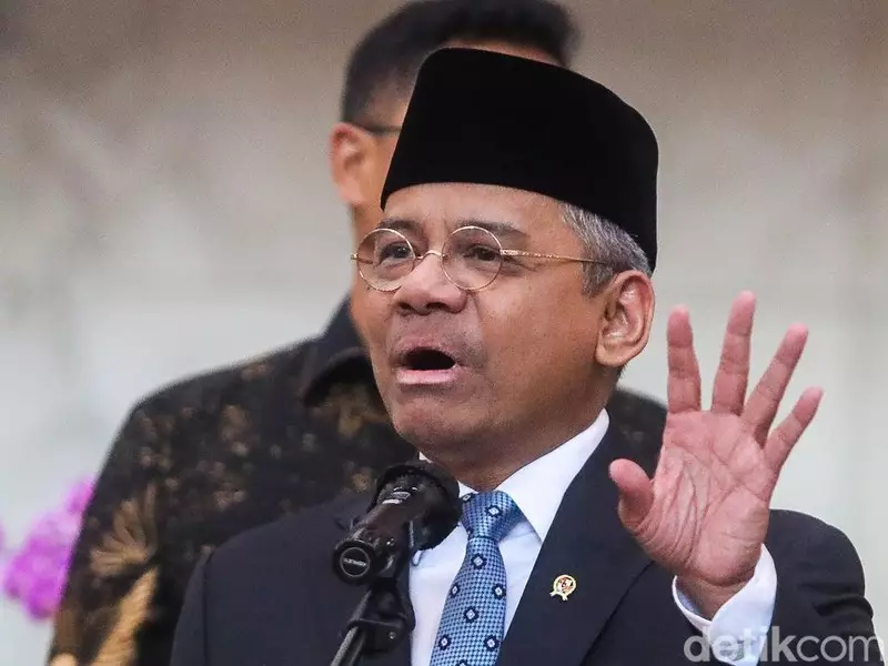 Suahasil Bungkam Ditanya soal Utang Whoosh-Dividen Danantara Rp 120 T