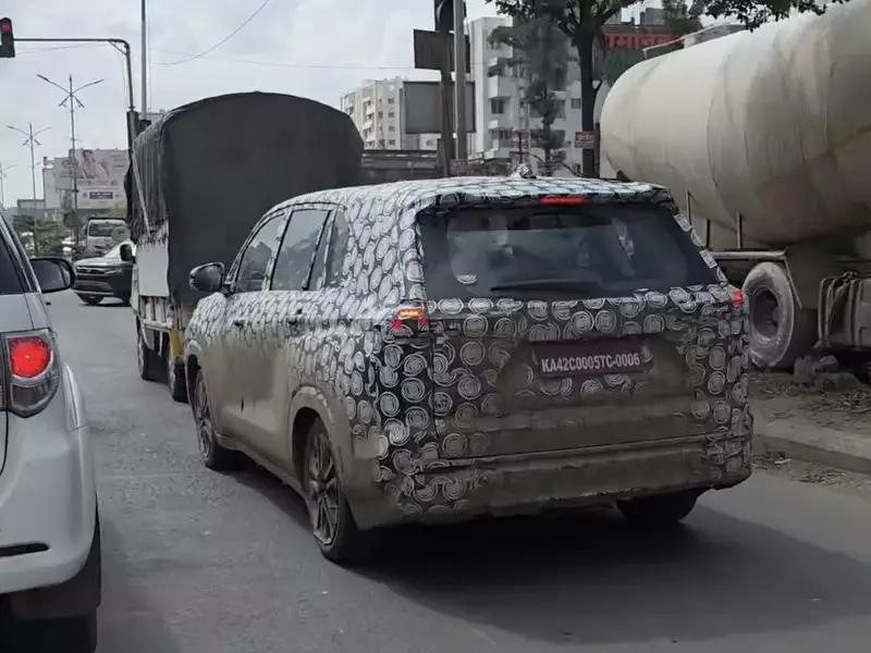 Toyota Innova Zenix Terbaru Meluncur Oktober, Bisa Minum Etanol 100%